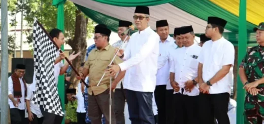 Sekda Lepas Pawai Ta’aruf MTQ Ke-57 Kota Cirebon
