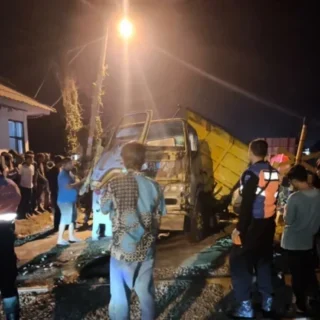 Perjalanan KA Terganggu, KAI Daop 3 Cirebon Minta Maaf