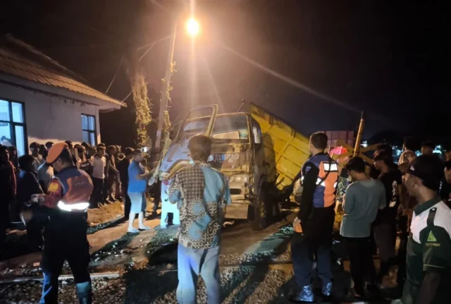 Perjalanan KA Terganggu, KAI Daop 3 Cirebon Minta Maaf