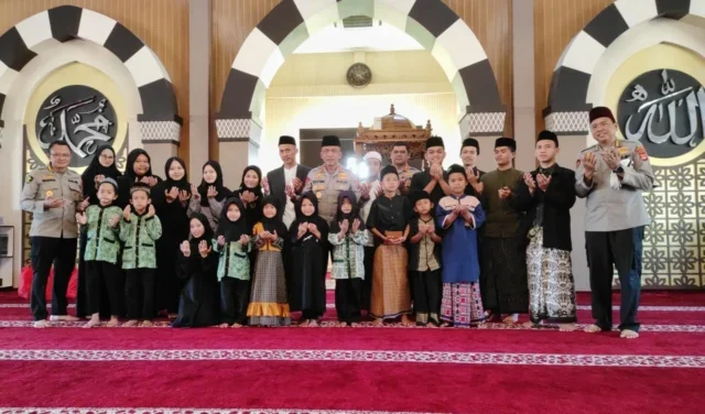Kapolda Jabar Gelar Doa Bersama Anak Yatim, Mohon Kedamaian dan Kesejahteraan untuk Bangsa Indonesia
