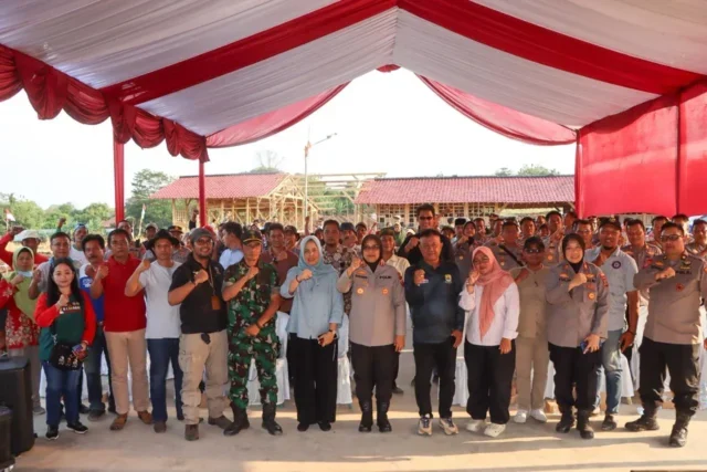 Polresta Cirebon dan Masyarakat Lemahabang Bersatu Padu, Sukseskan Penanaman Jagung untuk Ketahanan Pangan Nasional