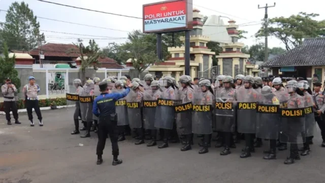 Polres Ciamis Tingkatkan Kesiapsiagaan Hadapi Serangan, Gelar Latihan Pengendalian Massa