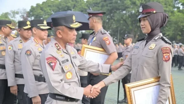 Berkat Keberaniannya Amankan Unjuk Rasa, Briptu Sherlyta Raih Kenaikan Pangkat Luar Biasa