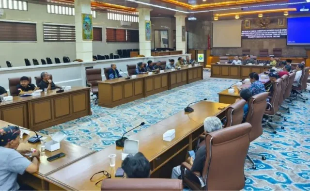 PT KAI Daop 3 Cirebon Siap Tampung Aspirasi Penambahan Nama Kejaksan pada Stasiun