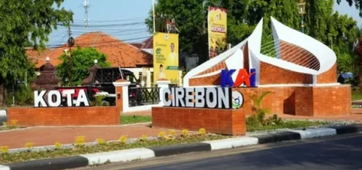 Pemkot Cirebon Percantik Kota Lewat Program Penataan Taman Jalan di Titik Strategis