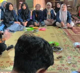 Mahasiswa Unimus Semarang Rilis Poster Rendam Kaki Air Hangat, Resmi Terdaftar HKI sebagai Inovasi Kesehatan Desa