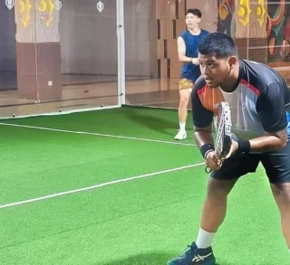 Padel Merambah Cirebon: Raden Gabrielli Puji Potensi & Fasilitas Lapangan di Mal
