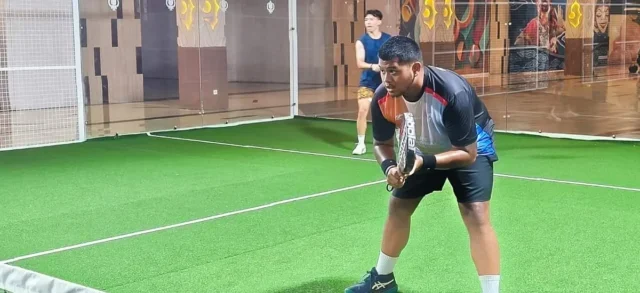 Padel Merambah Cirebon: Raden Gabrielli Puji Potensi & Fasilitas Lapangan di Mal