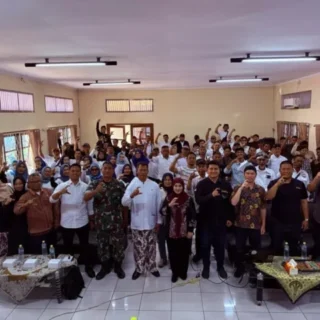 Wakil Wali Kota Cirebon, Siti Farida Rosmawati dalam kegiatan Peningkatan Wawasan Kebangsaan yang digagas Masyarakat Peduli Kota Wali (MPKW).//Ist