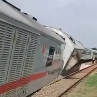 KA Purwojaya Anjlok, Perjalanan di Daop 3 Cirebon Terdampak