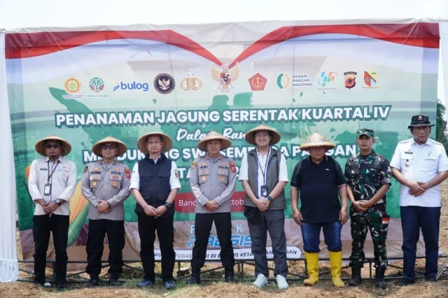 Polresta Bandung Optimalkan Lahan, Sukses Gelar Penanaman Jagung Serentak untuk Ketahanan Pangan