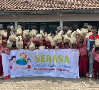 Pertamina Patra Niaga Edukasi Siswa SD di Indramayu Lewat Program Sekolah Ramah Sampah