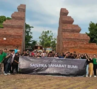 Aksi Bersih-Bersih Santika Sahabat Bumi di Cirebon: Wujud Nyata Peduli Lingkungan