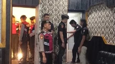 Cegah Narkoba dan Prostitusi, Polres Majalengka Sisir Tempat Hiburan Malam, 97 Botol Miras Disita