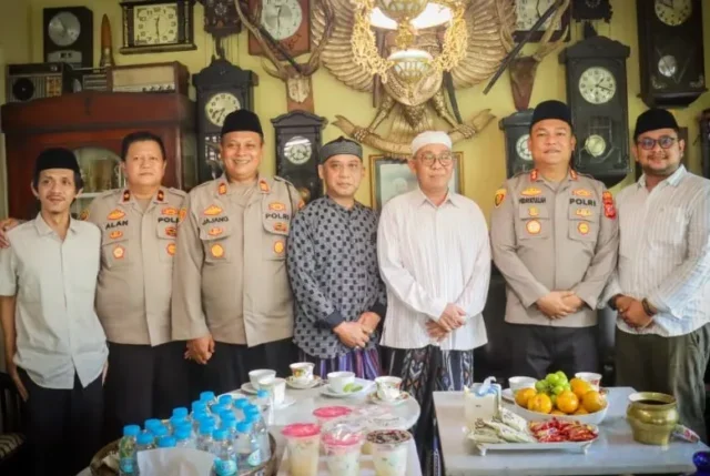 Perkuat Sinergi Ulama Dan Umaro, Kapolres Ciamis Kunjungi Dua Pondok Pesantren Sekaligus