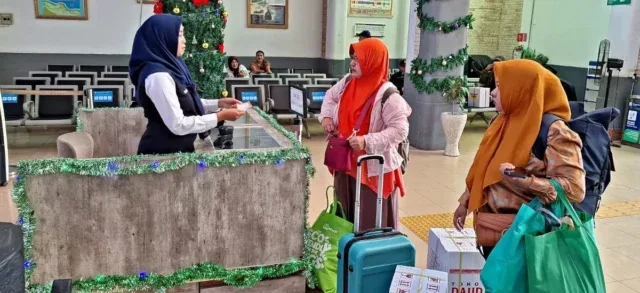 KAI Daop 3 Cirebon Beri Diskon 30% untuk Tiket KA Ekonomi Selama Nataru