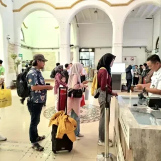 Penjualan Tiket KA Natal dan Tahun Baru di Daop 3 Cirebon Sudah Dibuka