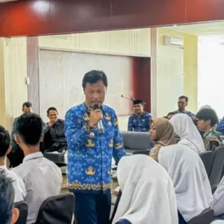 Pemkot Cirebon dan Bawaslu Dorong Literasi Politik Sejak Dini