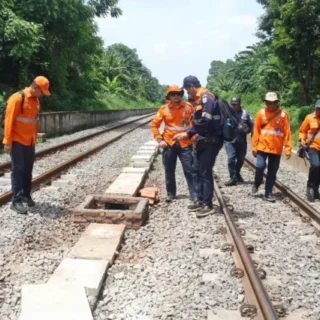 Sambut Nataru, Daop 3 Cirebon Lakukan Pemeriksaan Prasarana dan Sarana