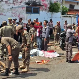 Daop 3 Cirebon Tata Jalur Pedestarian di Sekitar Stasiun