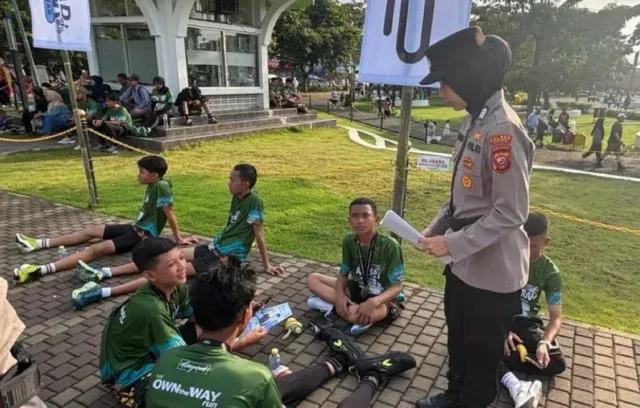 Patroli Humanis “Mojang Lodaya” Polres Ciamis Jaga Kamtibmas, Sapa Warga di Pusat Kota
