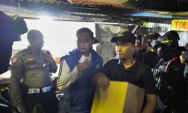 Tanggapi Aduan Warga, Polresta Bogor Sita Ribuan Botol Miras dari Warung Kelontong