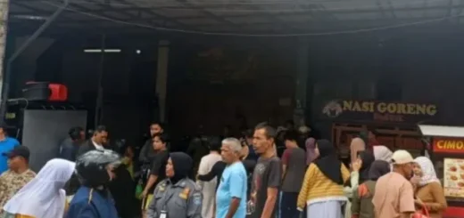 Polrestabes Bandung Evakuasi Jasad Pria Diduga Gantung Diri di Toko Beras Jatihandap, Keluarga Tolak Visum