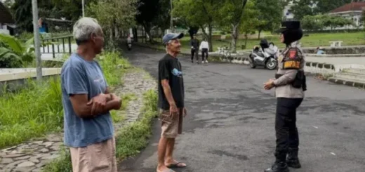 Polwan Polres Ciamis Gencarkan Patroli Humanis “Mojang Lodaya”, Imbau Kamtibmas di Pusat Kota