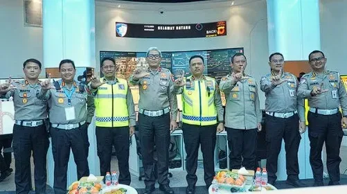 Revitalisasi Digital Polri : Kakorlantas Tinjau “Smart City Road Safety” Polrestabes Bandung