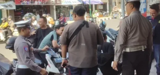 Merokok Saat Mengemudi Bahayakan Keselamatan, Sat Lantas Polres Garut Ingatkan Potensi Sanksi