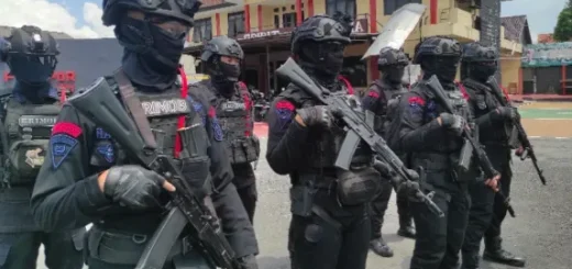 Jaga Stabilitas Kamtibmas, Brimob Polda Jabar Gelar Patroli Dialogis di Garut