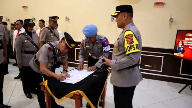 Polres Subang Gelar Upacara Serah Terima Jabatan Pejabat Utama dan Kapolsek Jajaran