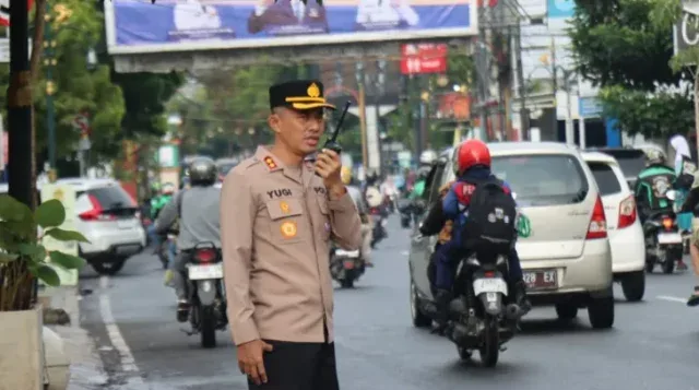 Kapolres Garut Pastikan Gatur Pagi Berjalan Optimal, Turun Langsung Tinjau Titik Rawan Macet