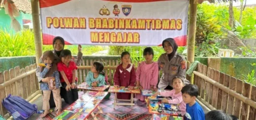 Polwan Polres Ciamis Jadi Garda Terdepan Pendidikan, Beri Edukasi ke Anak-Anak di Yayasan Sosial