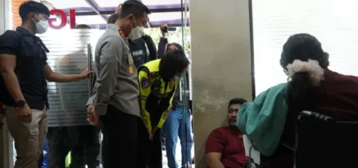 Kapolres Purwakarta Turun Langsung Pantau TKP Kecelakaan di KM 72 Tol Cipularang, Imbau Pengendara Tingkatkan Kewaspadaan