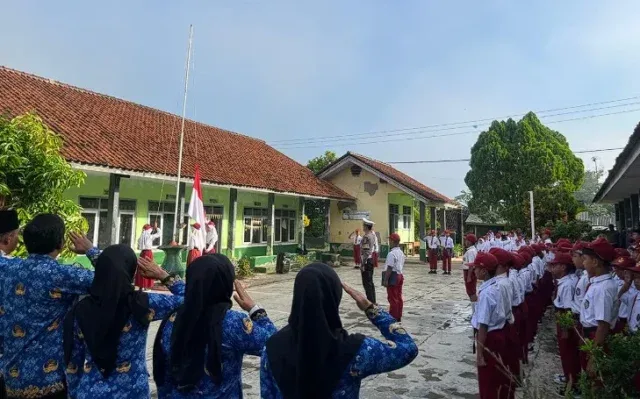 Polres Banjar Masuk Sekolah, Ajarkan Siswa SD Menghormati Pahlawan dan Perangi Bullying