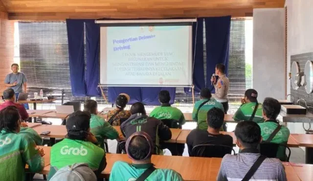 Satlantas Polres Cirebon Kota Gelar Edukasi Safety Driving dalam Operasi Zebra Lodaya 2025