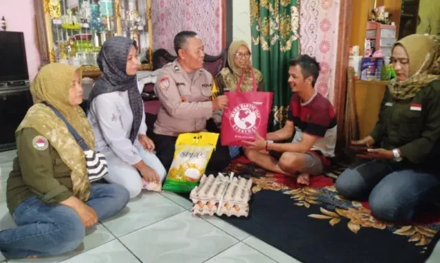 Wujud Empati Polri, Polsek Margaasih Kunjungi dan Beri Motivasi Keluarga Anak Penderita Hidrosefalus