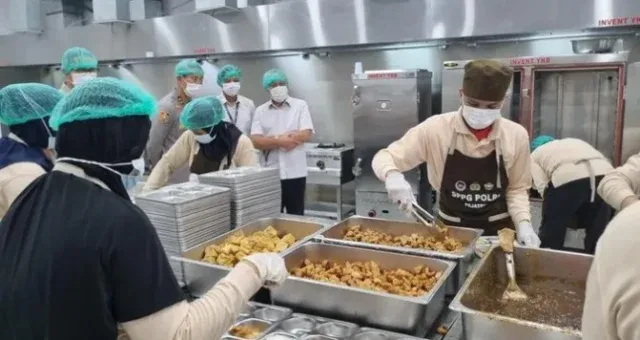 SPPG Polda Jabar Sabet Juara 1 Kategori Makanan Bergizi Terbaik di Bandung Iconic 2025