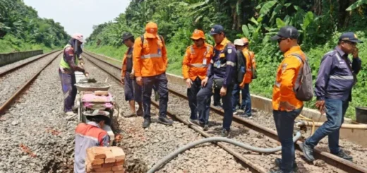 Sambut Nataru, KAI Daop 3 Cirebon Lakukan Treatment Peningkatan Keselamatan