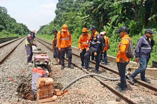 Sambut Nataru, KAI Daop 3 Cirebon Lakukan Treatment Peningkatan Keselamatan