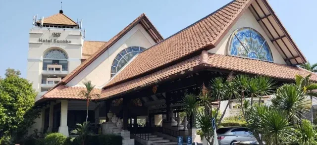 Countdown Seru di Atas Awan : New Year’s Eve “Party in The Clouds” di Hotel Santika Cirebon