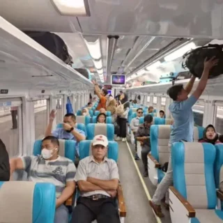 Angkut Penumpang Nataru, KAI Daop 3 Cirebon Hadirkan Kereta Api Tambahan