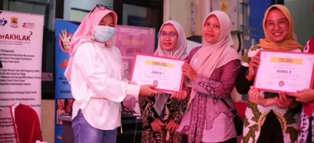 Inovasi Donat Batik : Strategi DPPKBP3A Kabupaten Cirebon Tingkatkan Ekonomi Perempuan di Hari Ibu