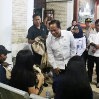 Menteri LH Apresiasi Kebersihan Stasiun Daop 3 Cirebon