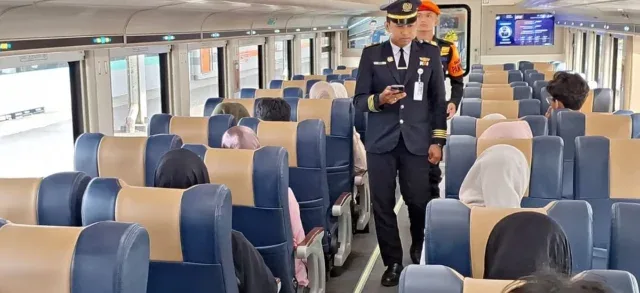 KAI Daop 3 Cirebon Siapkan 74.988 Tempat Duduk untuk Angkutan Natal dan Tahun Baru 2026