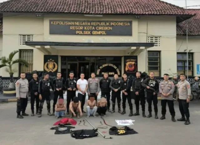 Bawa Lima Sajam, Empat Pemuda Diamankan Tim Raimas Macan Kumbang Polresta Cirebon di Palimanan