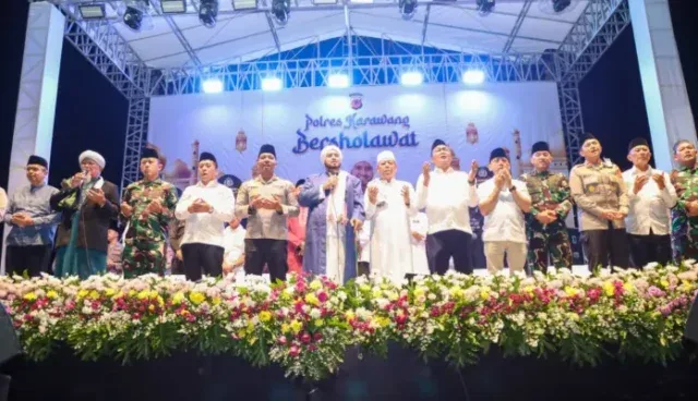 Polres Karawang Gelar Karawang Bersholawat Bersama Habib Syech bin Abdul Qodir Assegaf