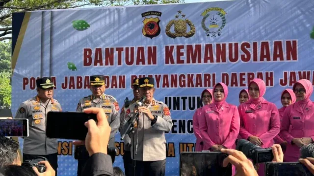 Kapolda Jabar Serukan Kesiapsiagaan Penuh, Perintahkan Jajaran Percepat Bantuan untuk Korban Bencana Sumatera