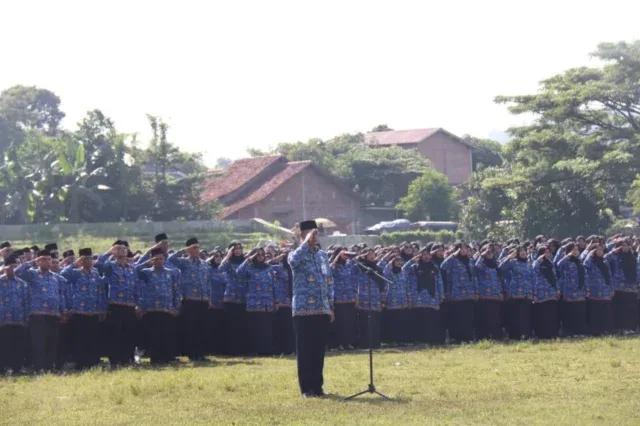 3.521 PPPK Paruh Waktu Resmi Dilantik, Bupati Imron: Jaga Integritas dan Layani Masyarakat